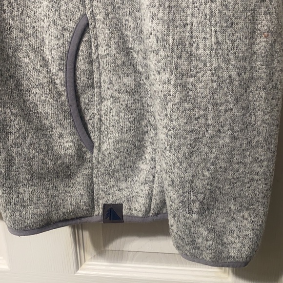 LL BEAN pullover - Picture 5 of 5